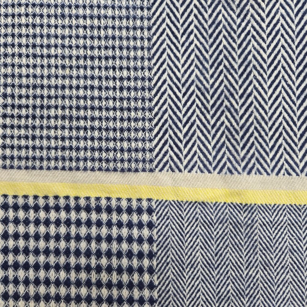 NWOT Oversized Scarf 4 Pattern Design Herringbone Diamond White Navy - Picture 3 of 8